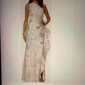 Xscape One-Shoulder Floral Jacquard Sheath gown size 4 champagne color